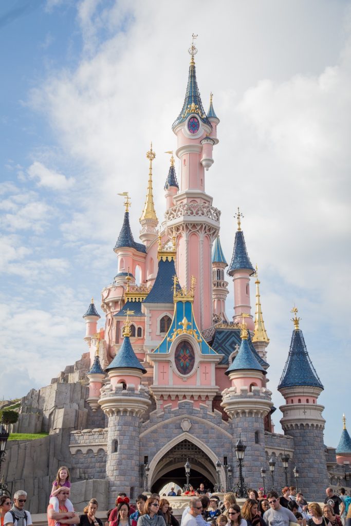 (Disneyland Paris, une destination phare d’Île-de-France)
