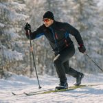 découvrez ce qu'est le ski nordique, une discipline sportive alliant glisse, endurance et nature, idéale pour les amateurs de sensations hivernales.
