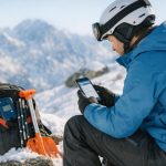 découvrez quelle assurance choisir pour pratiquer le ski de randonnée en toute sécurité et profiter pleinement de vos aventures en montagne.