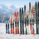découvrez comment choisir la bonne longueur de ski nordique selon votre taille, votre poids et votre style de glisse pour une expérience optimale.